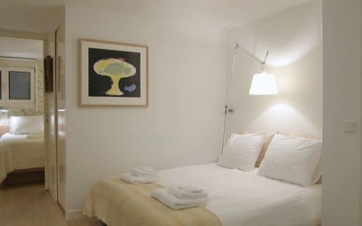 Spacious Apartment with Garden [4 Guests]