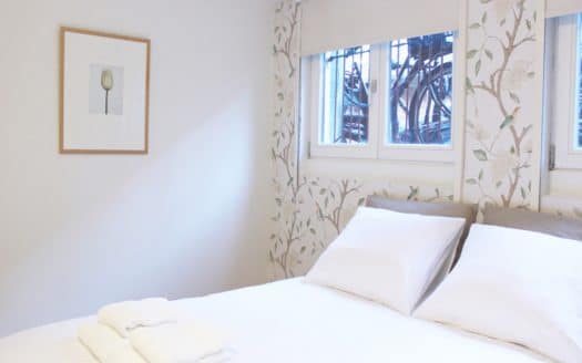 Spacious Apartment with Garden [4 Guests]