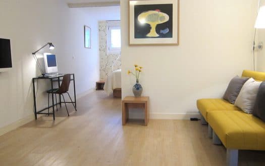 Spacious Apartment with Garden [4 Guests]