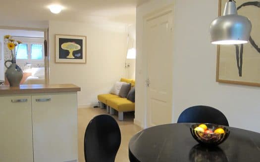 Spacious Apartment with Garden [4 Guests]