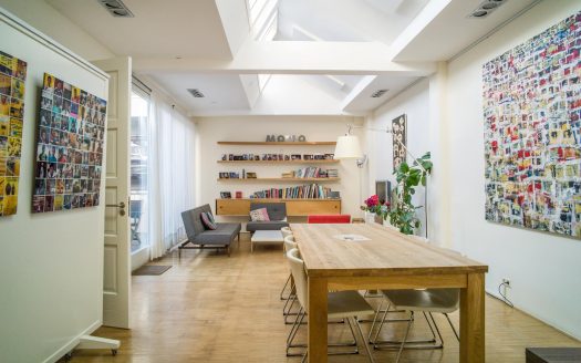 Gallery Short Stay I